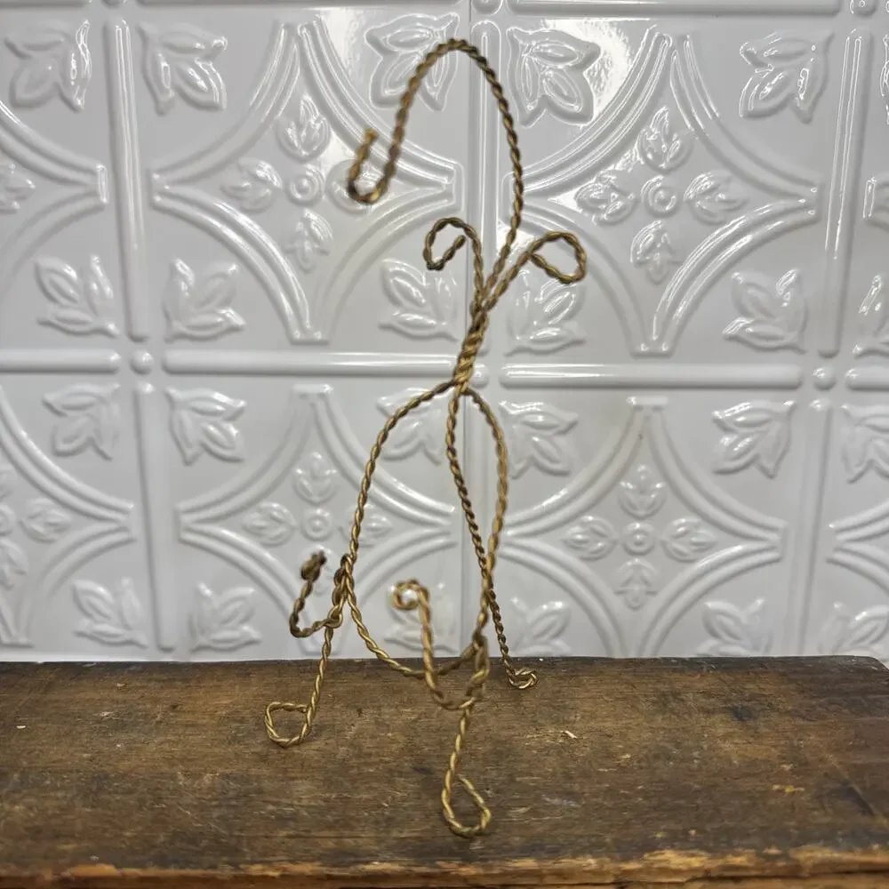 Vintage Twisted Metal Wire Demitasse Cup Easel Holder 6.5” Tall Loop feet